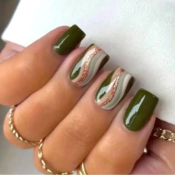 GREEN & GOLD WAVY GEL PRESS ON NAILS MEDIUM SQUARE LENGTH SET OF 24 - Picture 1 of 8